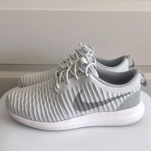 Men’s Nike Roshe Size 8.5!